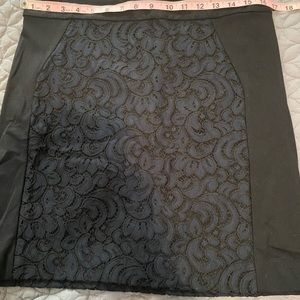 Lift skirt lace front panel